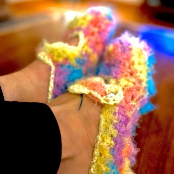 CROCHETED MARY JANE SLIPPERS - Picture 4 of 5